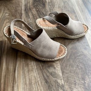 NWOT Toms Monica Wedge Heel | Desert Taupe Suede//9